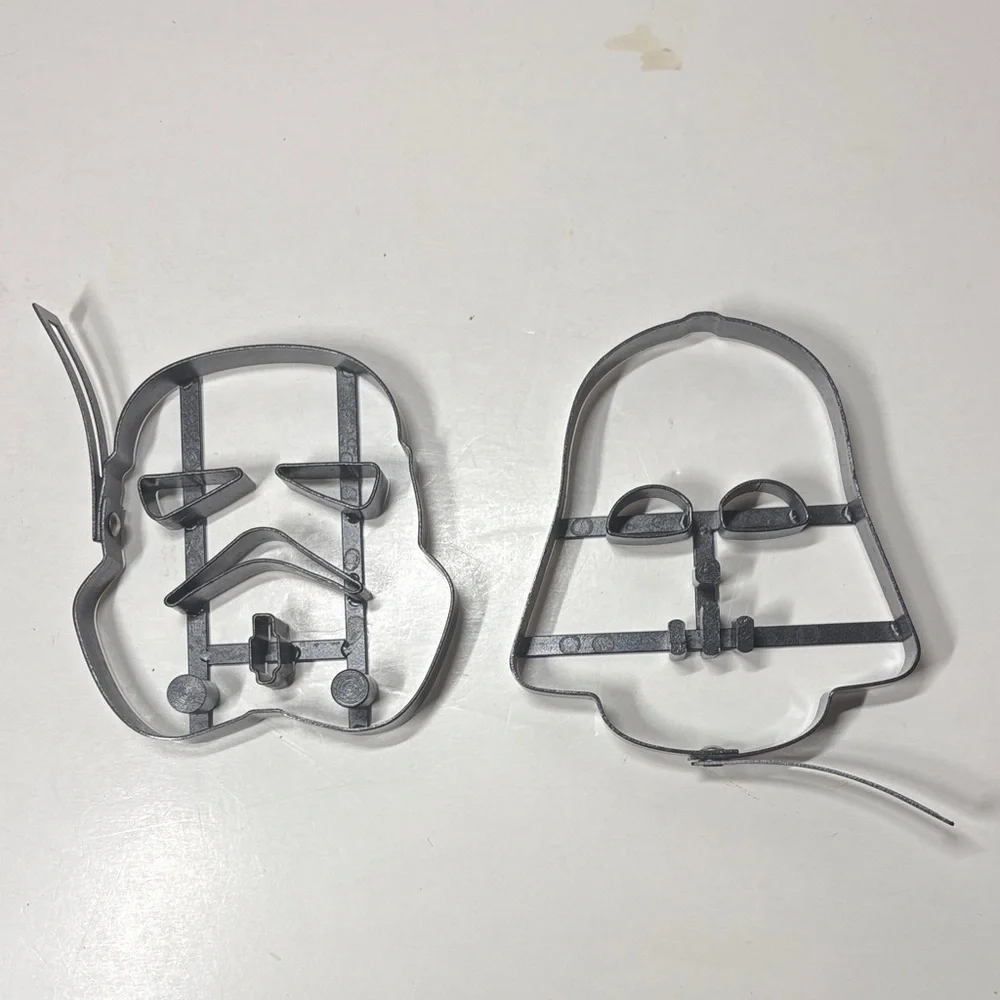 Williams Sonoma Star Wars Stormtrooper and Darth Vader Pancake Egg Mold